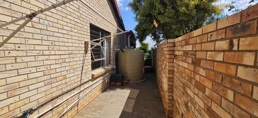 3 Bedroom Property for Sale in Hillcrest Northern Cape
